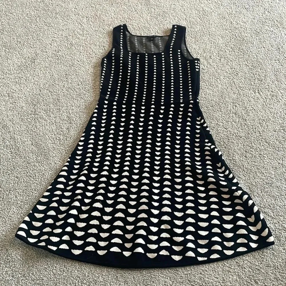 Ann Taylor Dresses & Skirts - Ann Taylor sleeveless stretch sweater like dress Small
